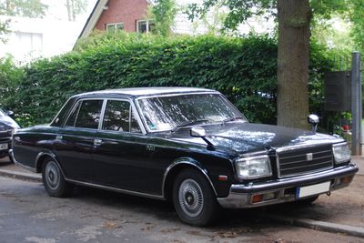 Автостекла Toyota Century c установкой в Москве